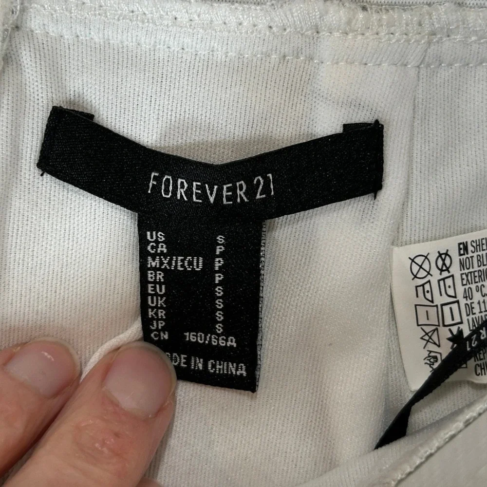 Forever 21 Womens Silver Holographic Sequin Mini Skirt Size Small Party Disco - Picture 3 of 6